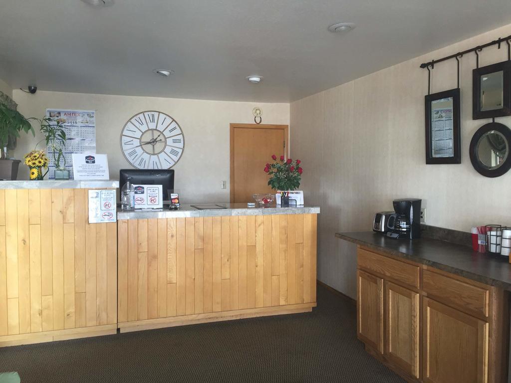 American Inn Colby Buitenkant foto